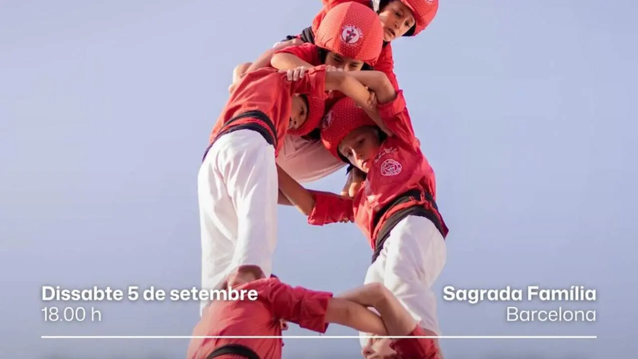  Els Joves Xiquets de Valls actuen a Tarragona en un homenatge a Antoni Gaud&iacute; el 5 de setembre 