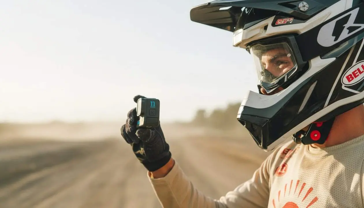  Imatge destacada de GoPro amb fusions innovadores i el seu nou full de ruta per a c&agrave;meres d'acci&oacute; professionals - Imagen generada por IA 