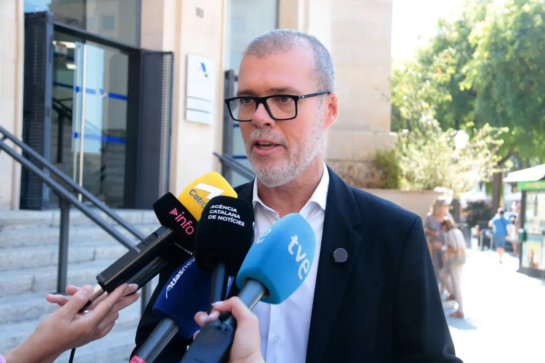 Atenci&oacute; als mitjans del diputat de Junts Josep Maria Cruset, a Tarragona