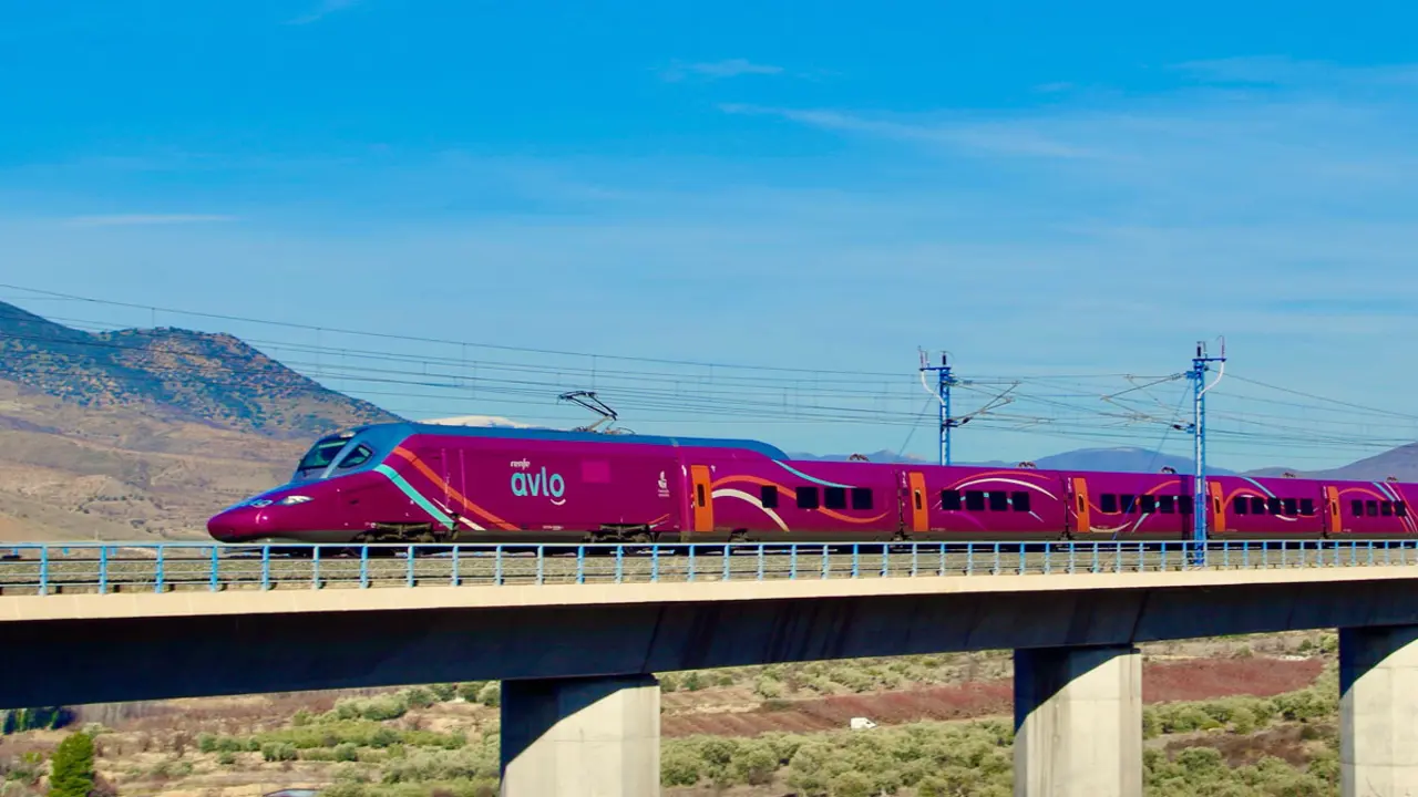 Un tren Avlo a Tarragona. Imatge Wikimedia Commons
Obt&eacute;n esta imagen en: Wikimedia Commons