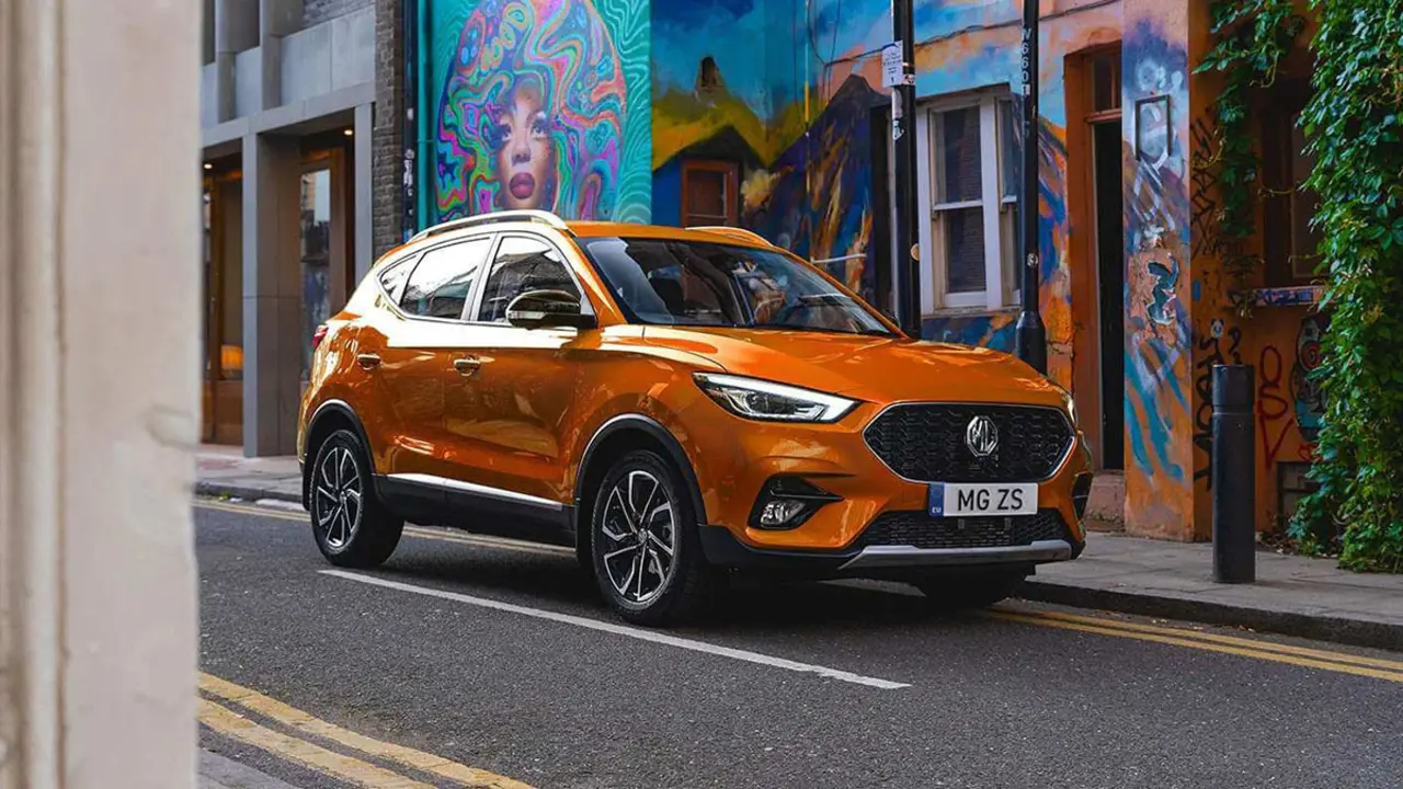 SUV MG ZS en taller oficial esperant recanvi d&rsquo;embragatge