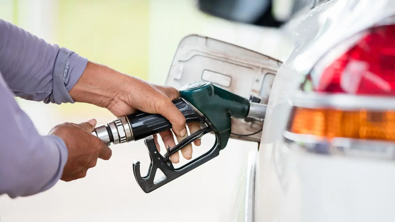 Mec&agrave;nic recomana gasolina 98 per a viatges llargs