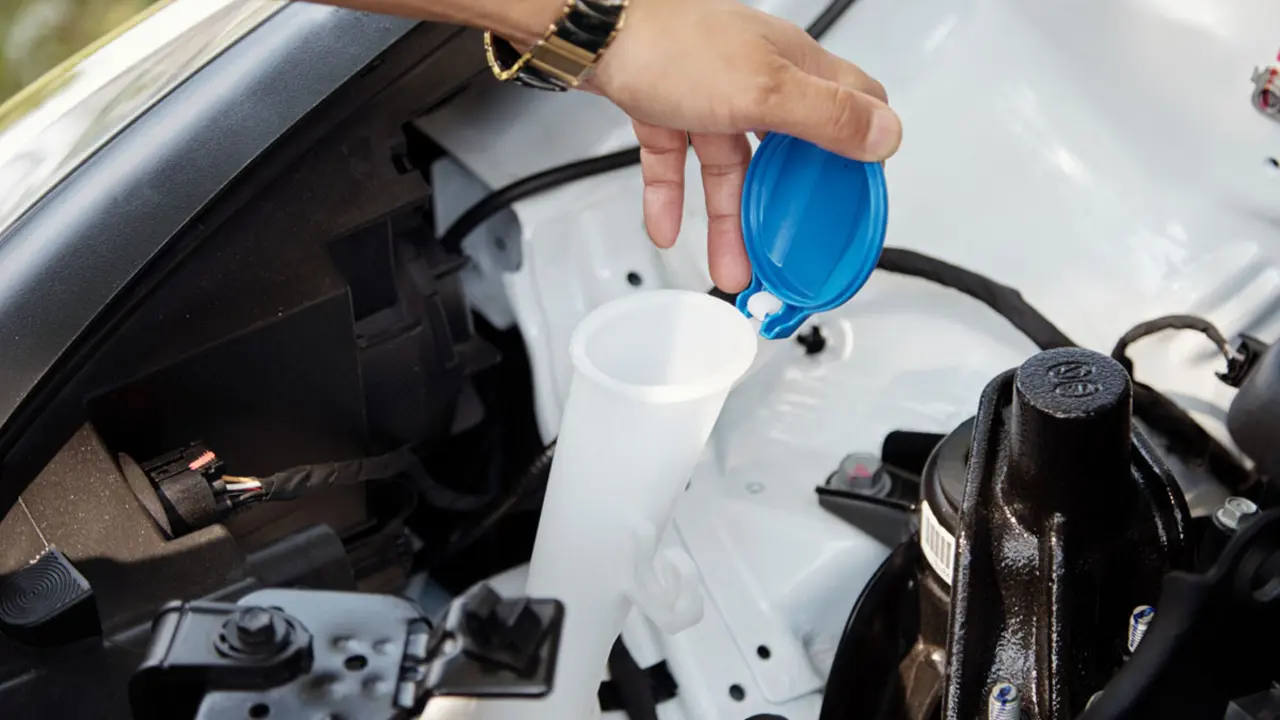 Nivell de l&iacute;quid refrigerant d&rsquo;un cotxe vist des del cap&oacute;