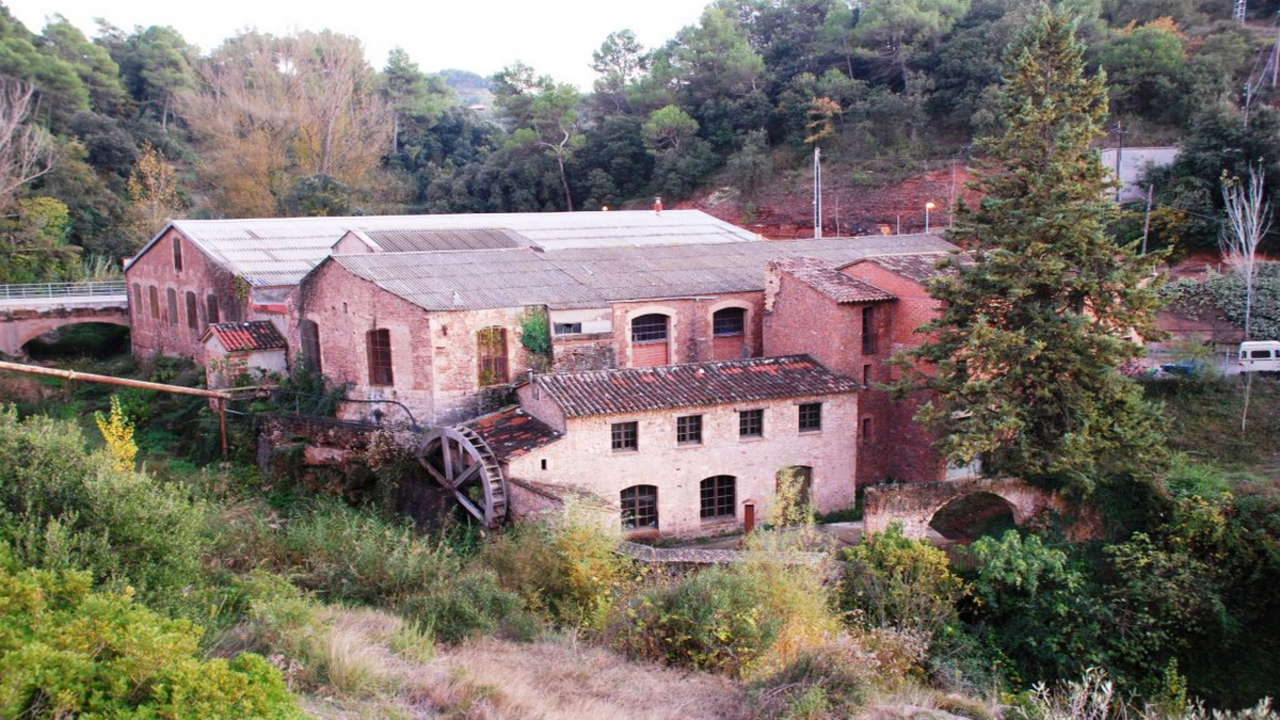 f&agrave;brica-mol&iacute;-rellinars