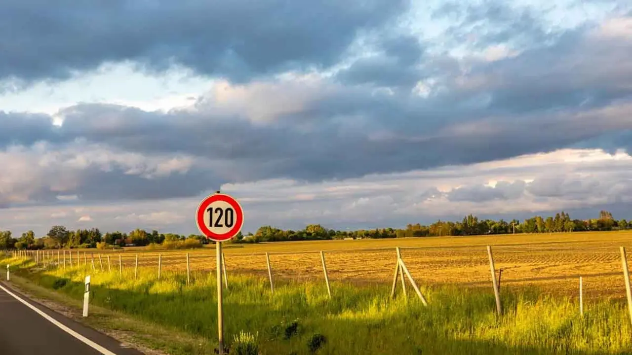 L&iacute;mit de velocitat europeu ampliat a 150 km/h, Espanya es mant&eacute; a 120