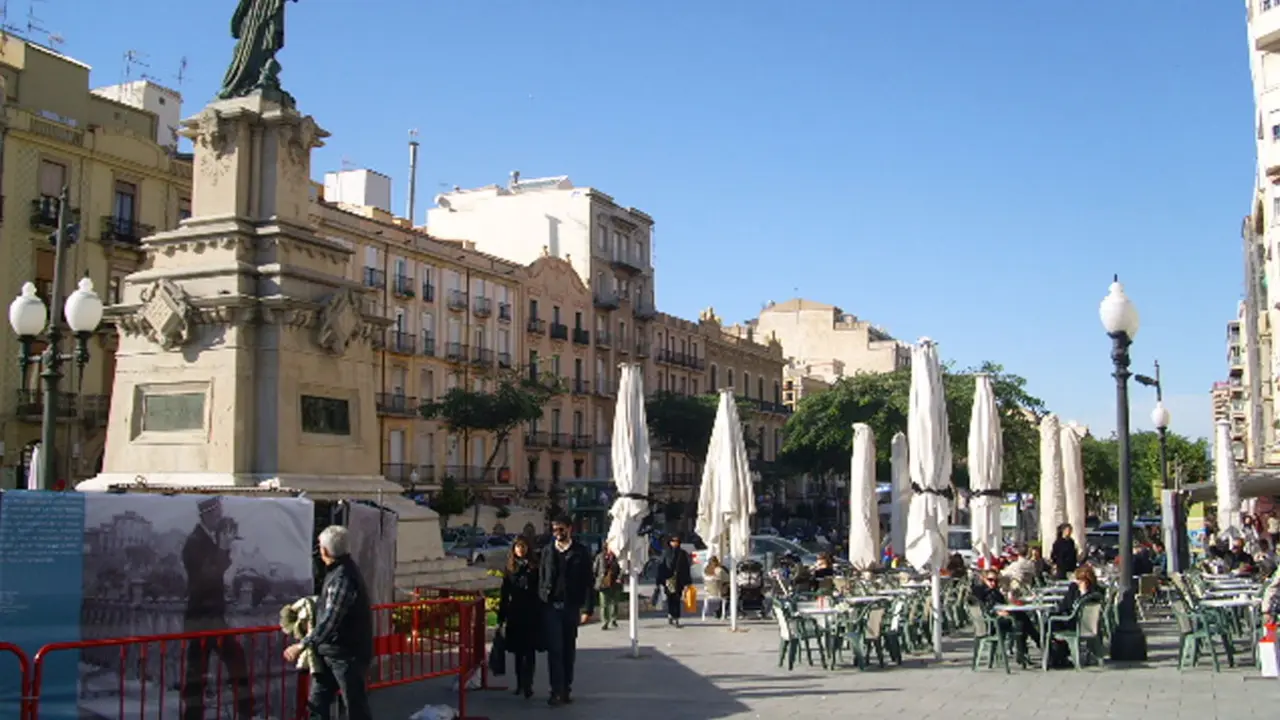 Aceres ocupades a Tarragona amb obstacles i terrasses. Imagen Wikipedia