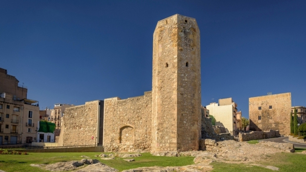 ru&iuml;nes-circ-rom&agrave;