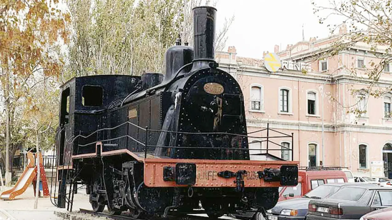 Locomotora de vapor SM13 entrant al taller del Museu del Ferrocarril de M&oacute;ra la Nova