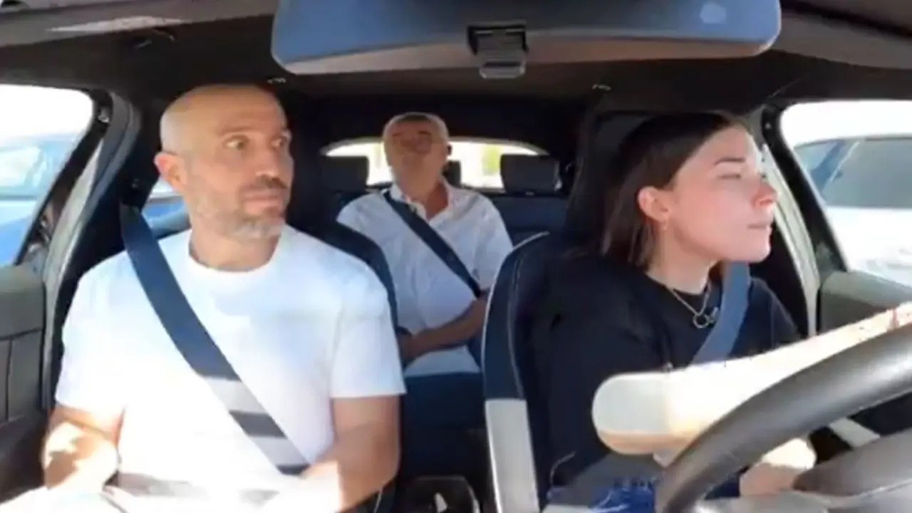 Alumna susp&egrave;n examen de conduir als 30 segons per error greu