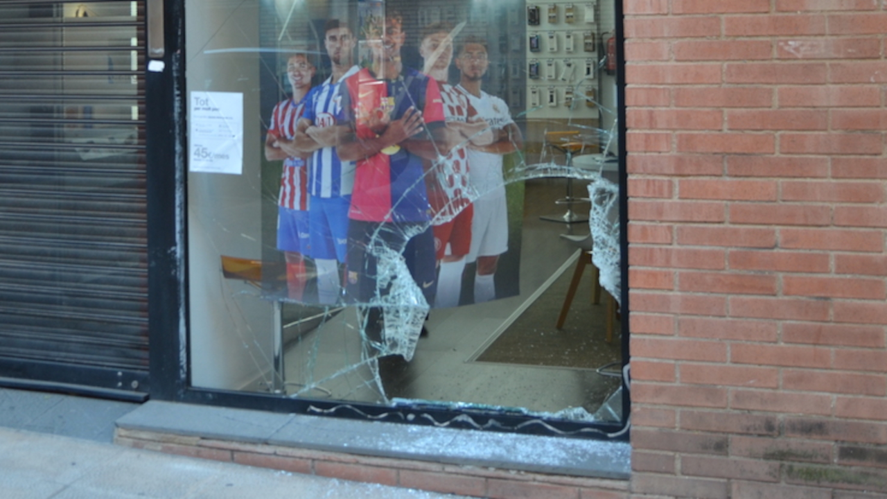 aparador.trencat-orange