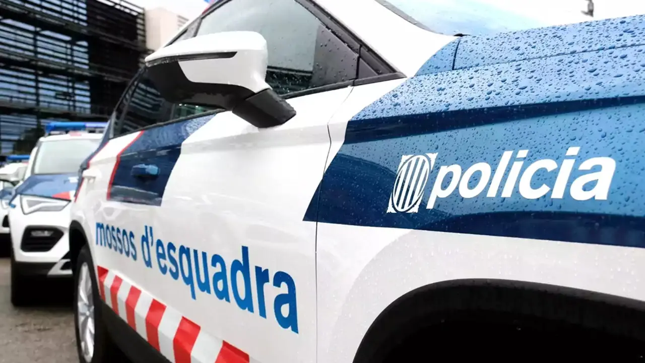 Mossos d'Esquadra davant l&rsquo;estaci&oacute; d&rsquo;autobusos de Reus