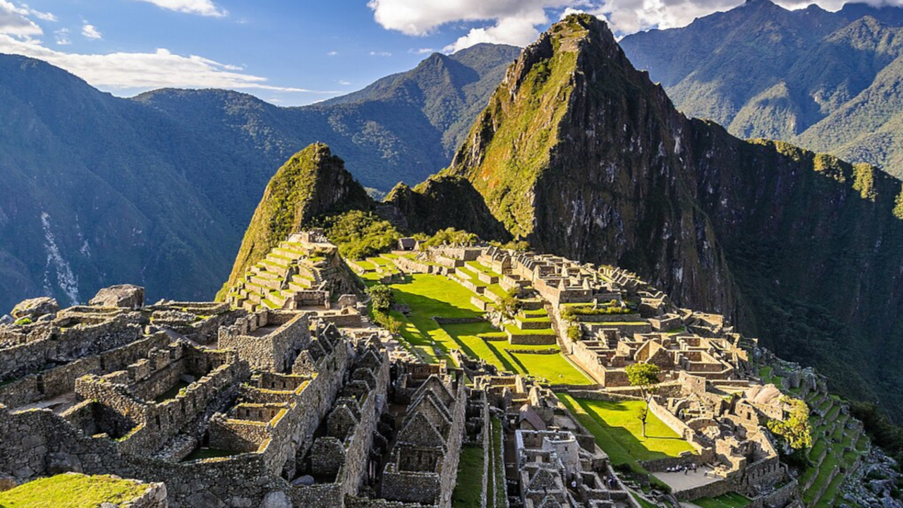 Machu_Picchu,_Peru-Zielonamapa.pl_