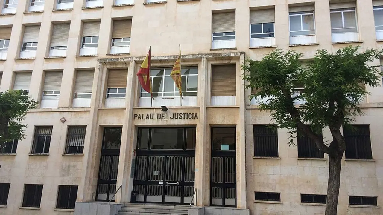 Palau de Justicia Tarragona - Wikimedia Commons