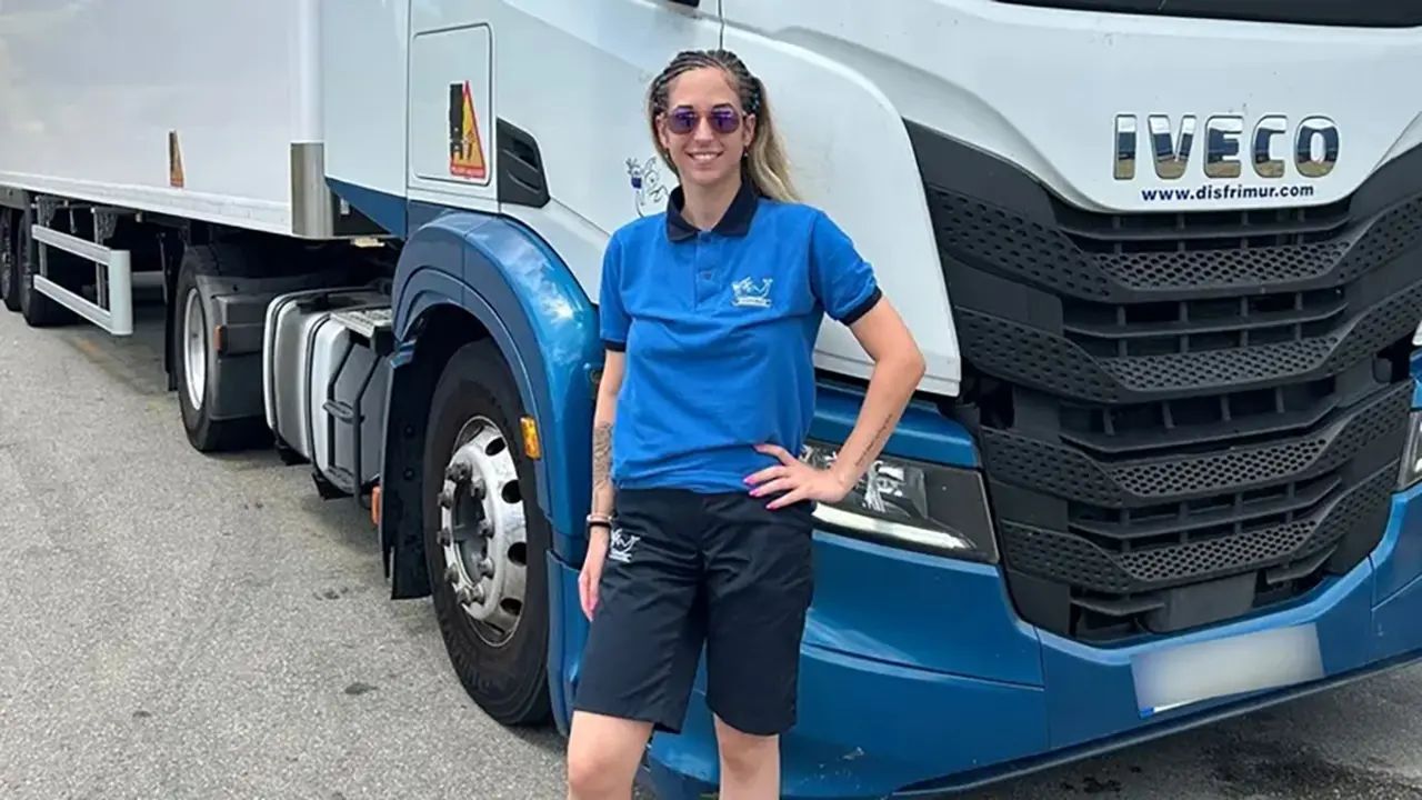 Andrea Garc&iacute;a camionera m&eacute;s jove d&rsquo;Espanya transport Barcelona