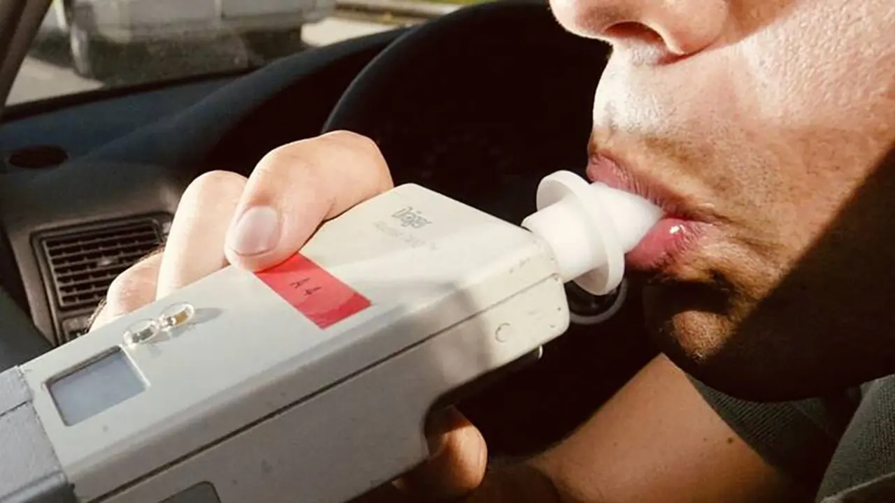 Control d&rsquo;alcohol&egrave;mia de la DGT en carretera secund&agrave;ria, 2025