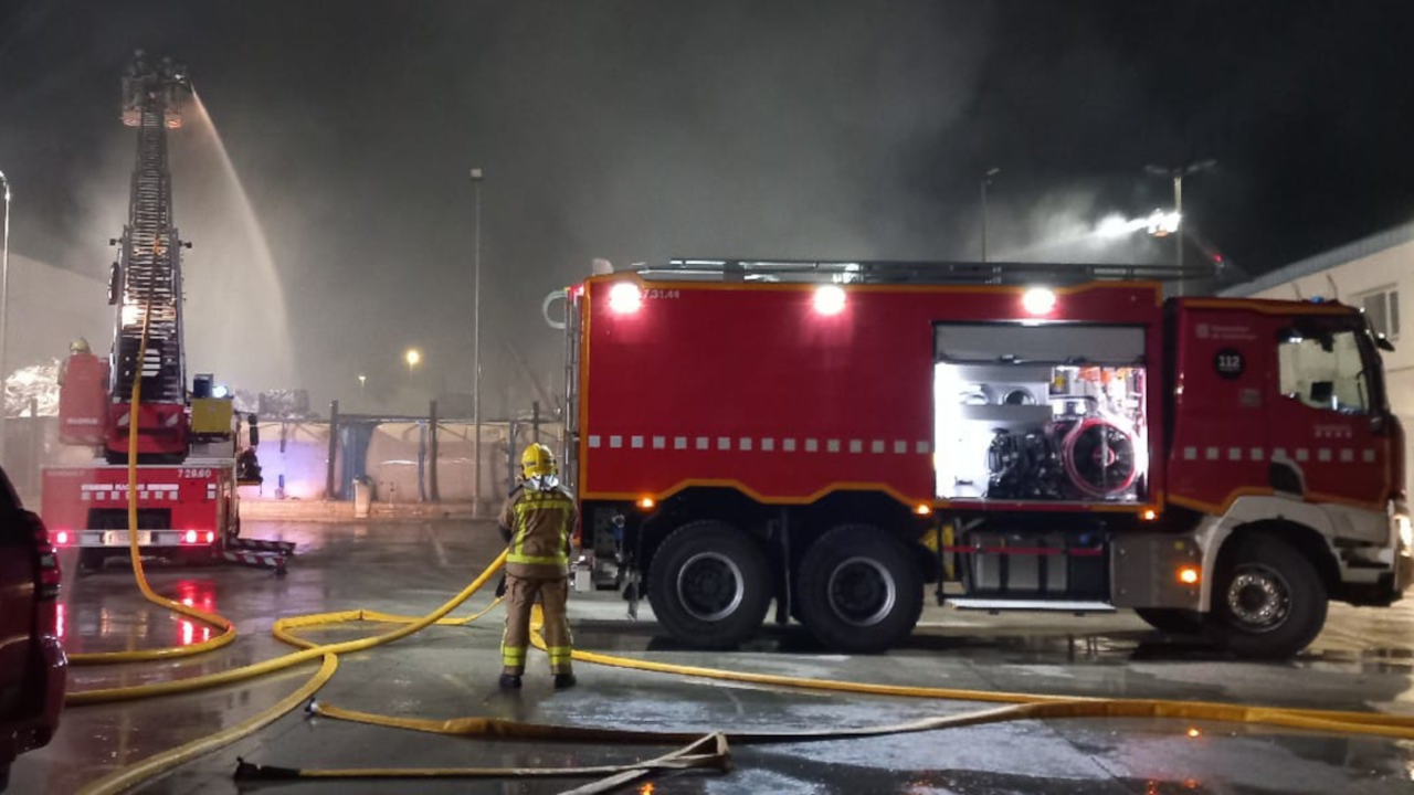 Bombers-planta-reciclatge-Constant&iacute;