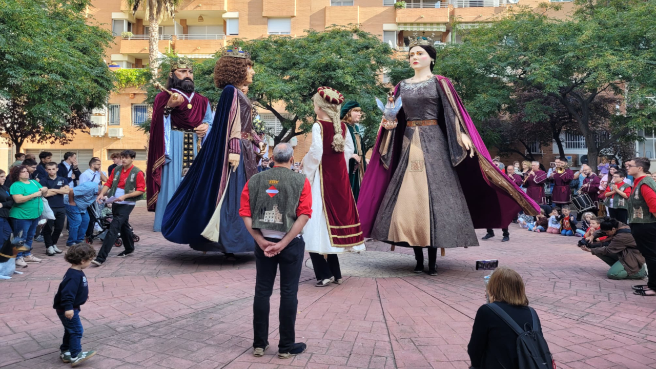balladetes-gegants-pla&ccedil;a-torratxa_