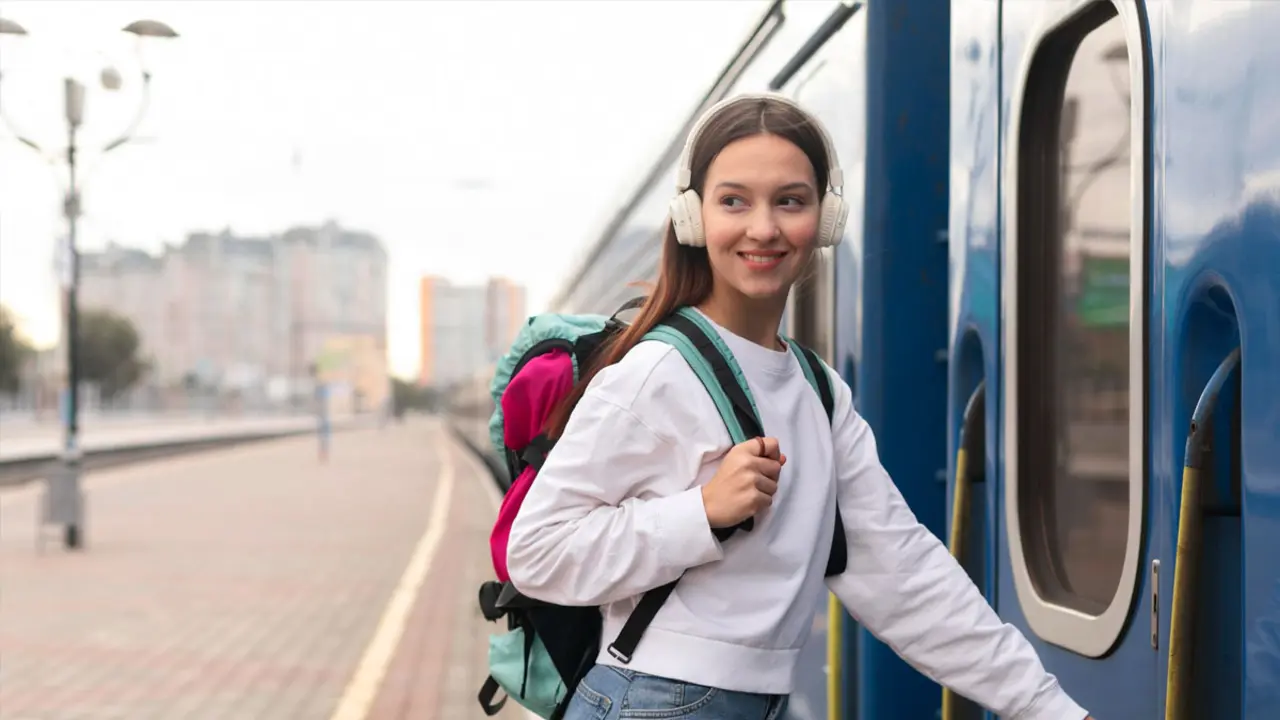 Marina al tren entre Calafell i Barcelona