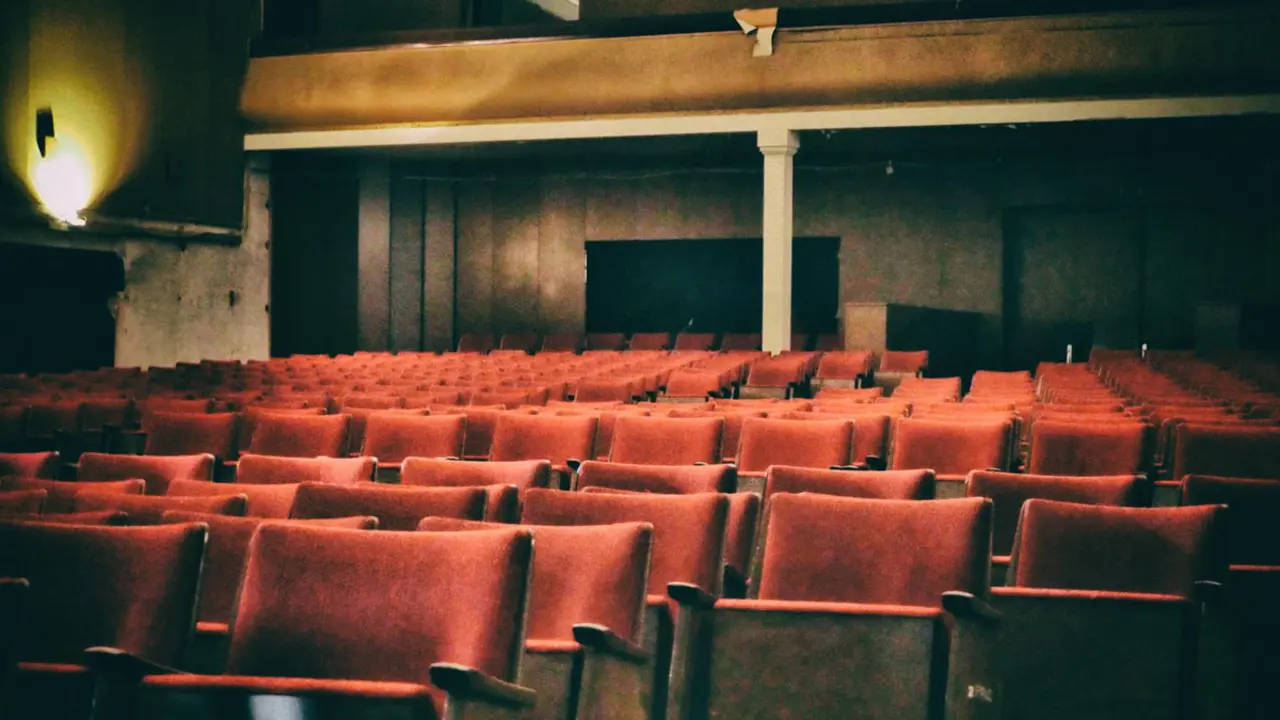 Cinemes Lauren continua en silenci