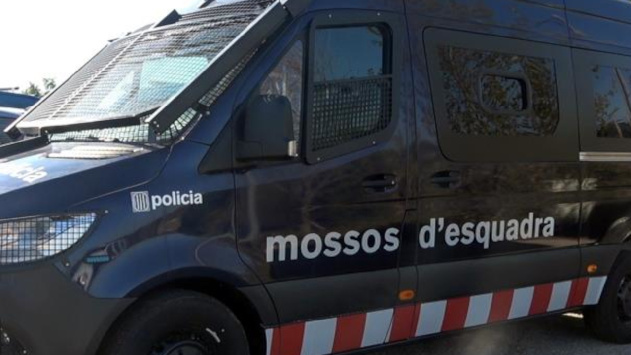 furgoneta-mossos-zoom