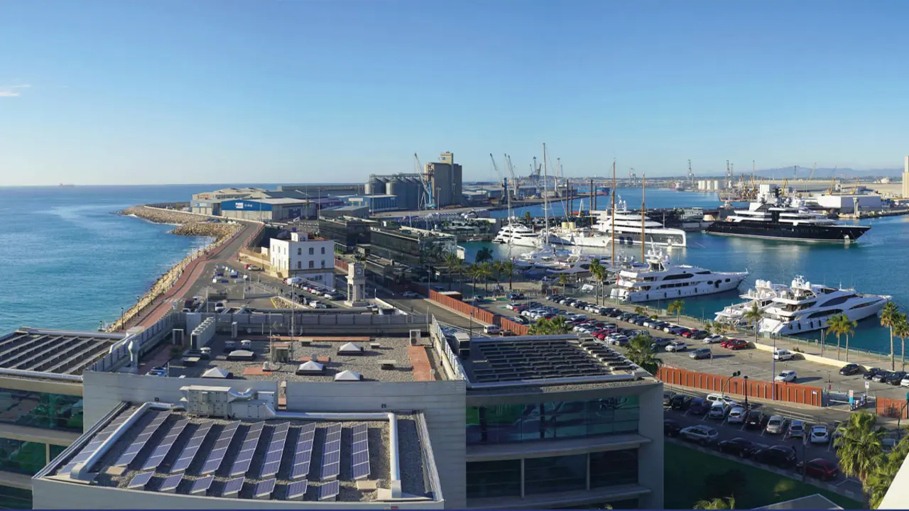Zona d&rsquo;Activitats Log&iacute;stiques del Port de Tarragona vista a&egrave;ria. Imatge porttarragona.cat