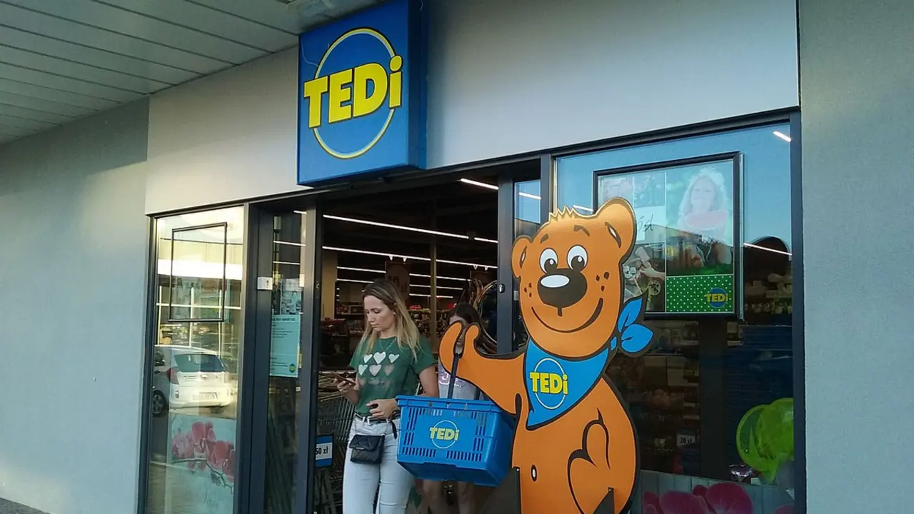 Nova botiga TEDi al Family Parc de Campclar. Wikipedia