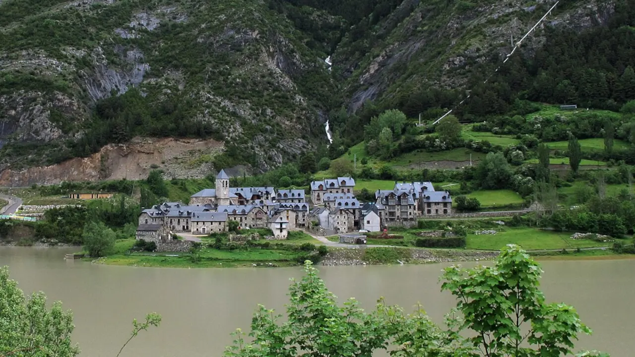 Vista de Lanuza, Huesca. Foto de Jacinta Lluch Valero, a Wikimedia Commons