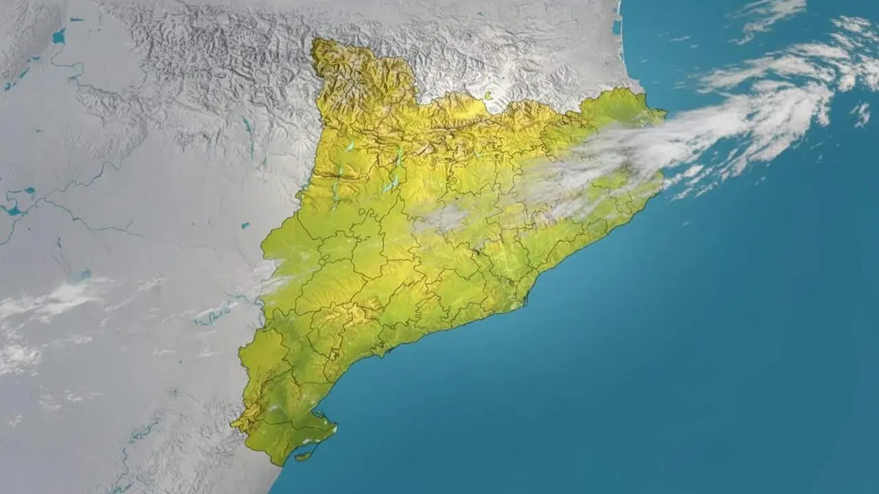 Imatge del cel de Tarragona amb n&uacute;vols i ruixats febles durant un dijous amb augment de temperatura i canvi clim&agrave;tic local