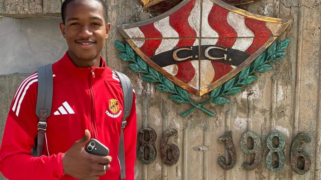 El N&agrave;stic de Tarragona preparant-se per a un desafiament sorprenent a Alg&egrave;ciras abans del partit decisi&oacute;