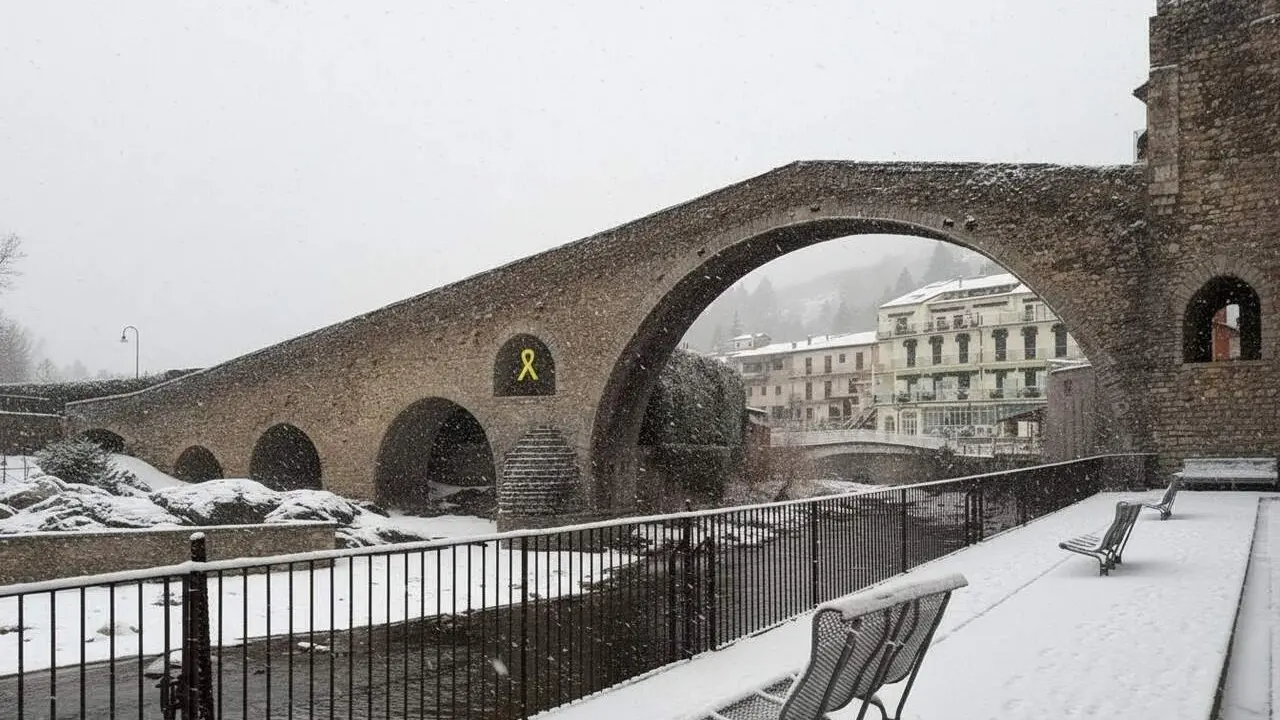 Vista panor&agrave;mica de Camprodon, poble medieval del Ripoll&egrave;s amb un secret dol&ccedil; de m&eacute;s de 130 anys al cor del Pirineu Axial catal&agrave;