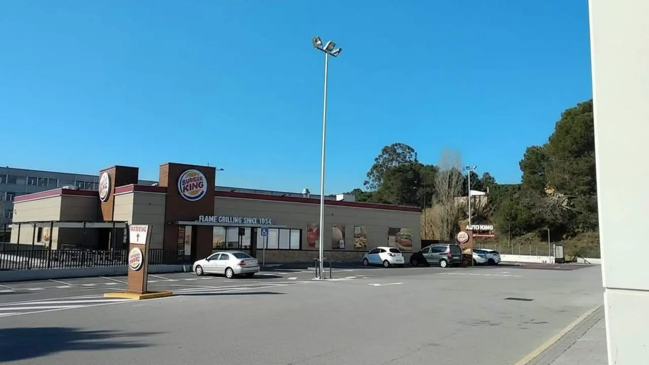 Protesta a Sant Celoni contra Burger King per discriminaci&oacute; del catal&agrave; i defensa dels drets ling&uuml;&iacute;stics