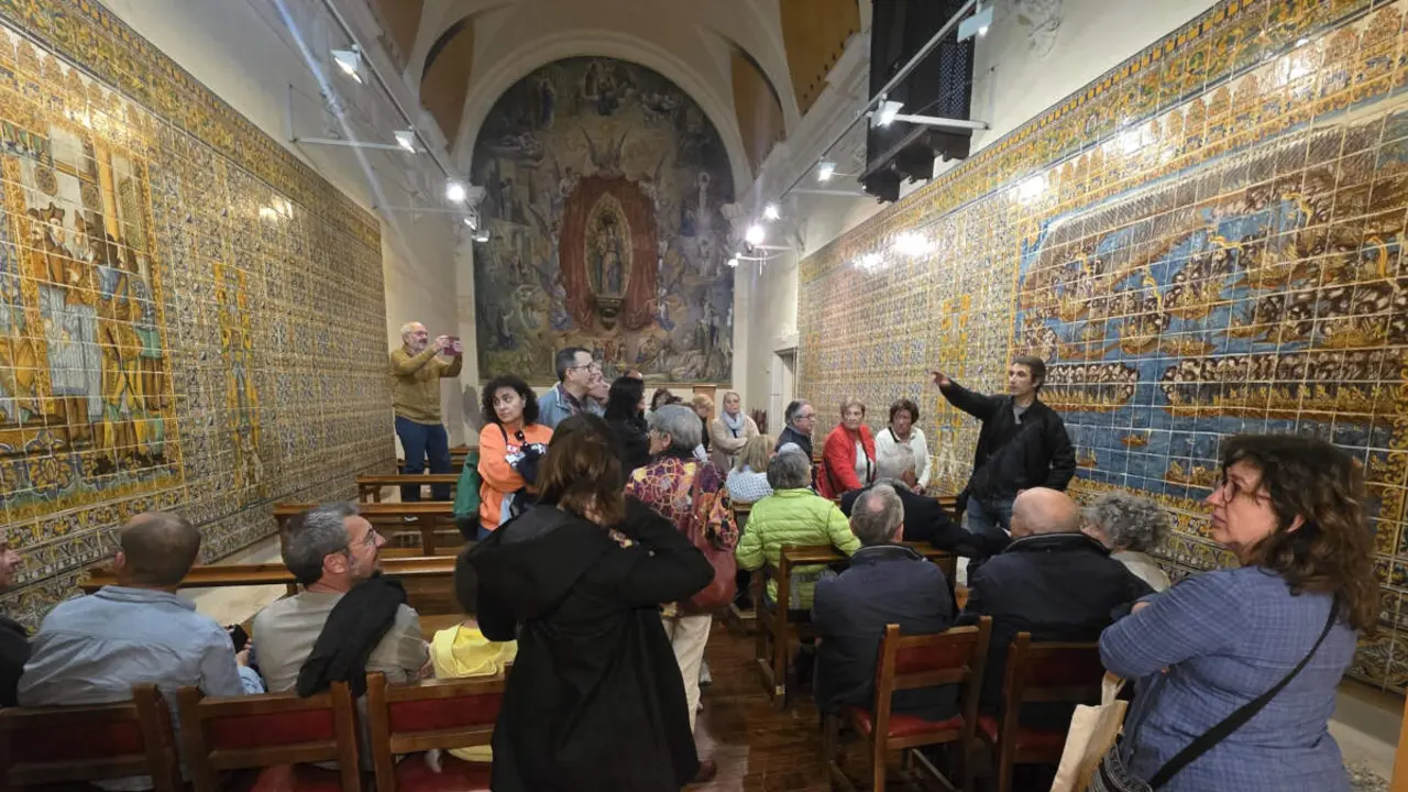 El dijous passat, es van poder "reviure" els fets de la Batalla de Lepant, il&middot;lustrada a les rajoles de la Capella del Roser de Valls, declarades BCIN. Foto de SVB.