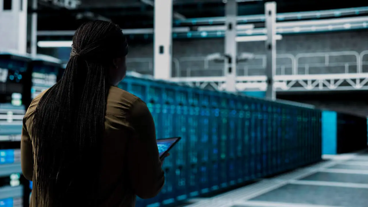 Vista a&egrave;ria dels nous centres de dades d&rsquo;Amazon a Arag&oacute; impulsant la infraestructura digital i el creixement tecnol&ograve;gic a Catalunya