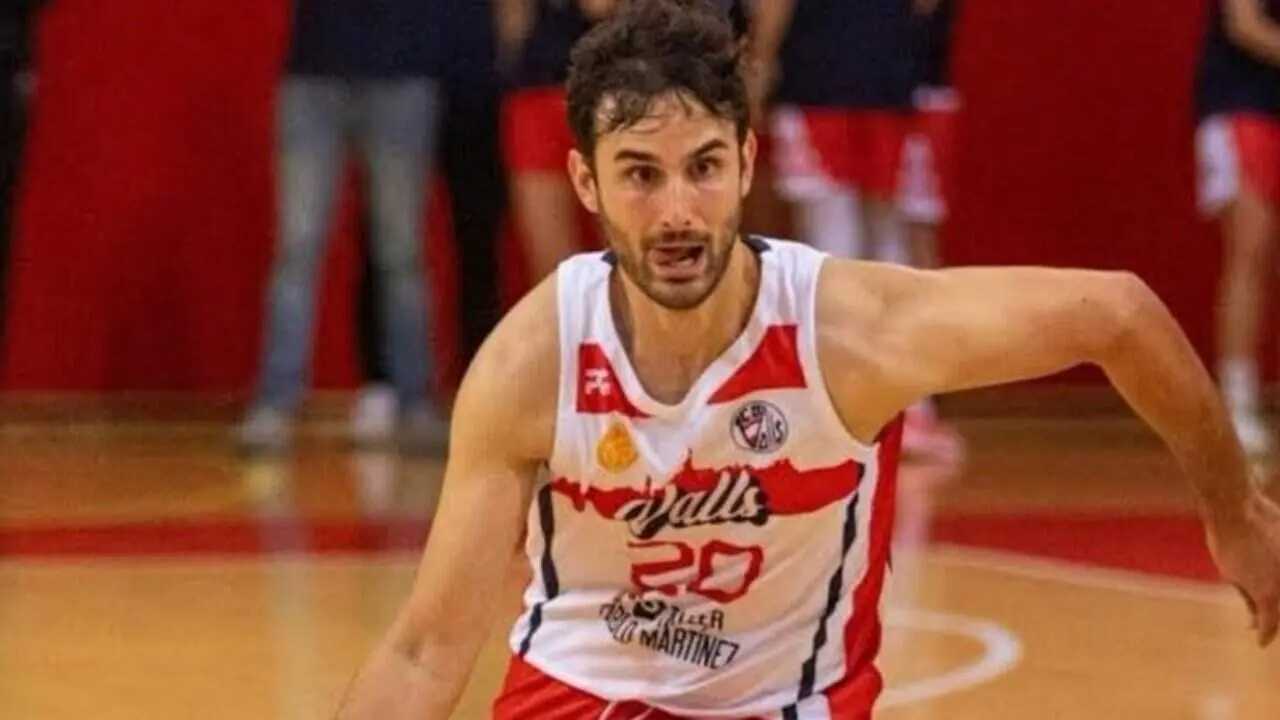 Oriol Besora signa la renovaci&oacute; amb el CB Valls refor&ccedil;ant la confian&ccedil;a en el projecte esportiu del club &mdash; Imagen de la Fuente