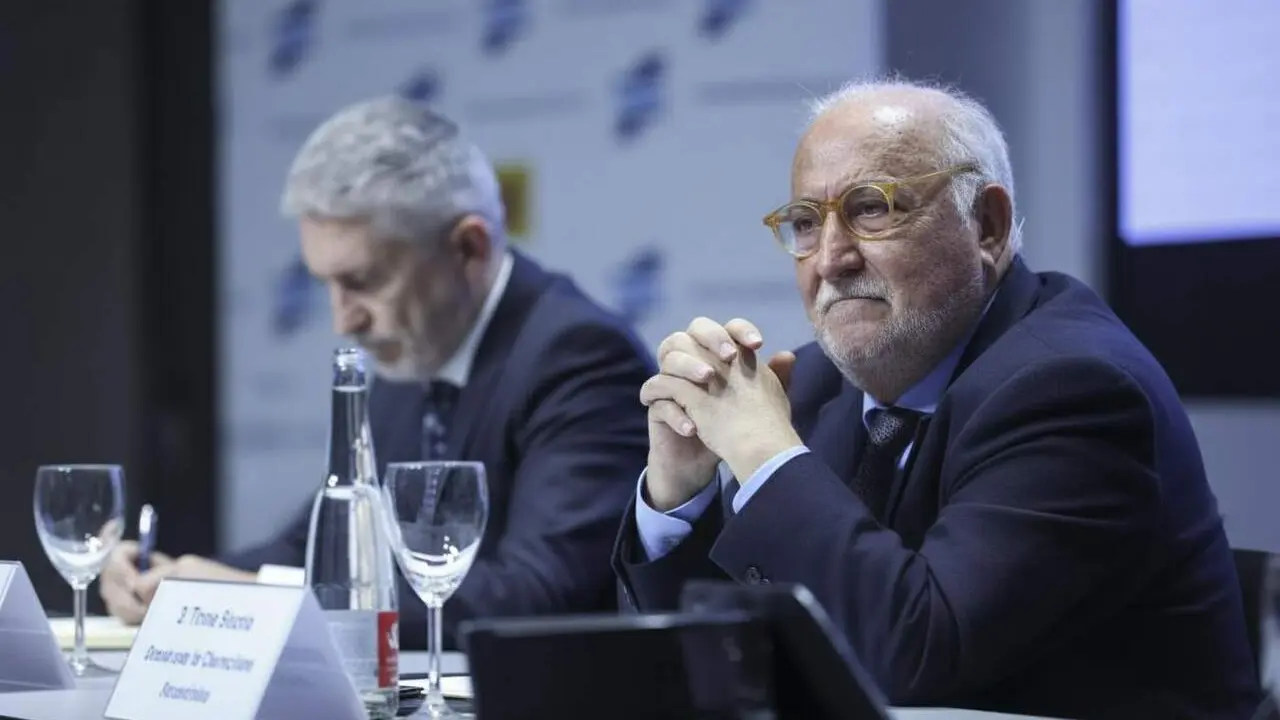 Copilot obligat per la DGT a complir normes d&rsquo;alcohol i drogues amb menors per garantir la seguretat vial familiar &mdash; Imagen generada por IA