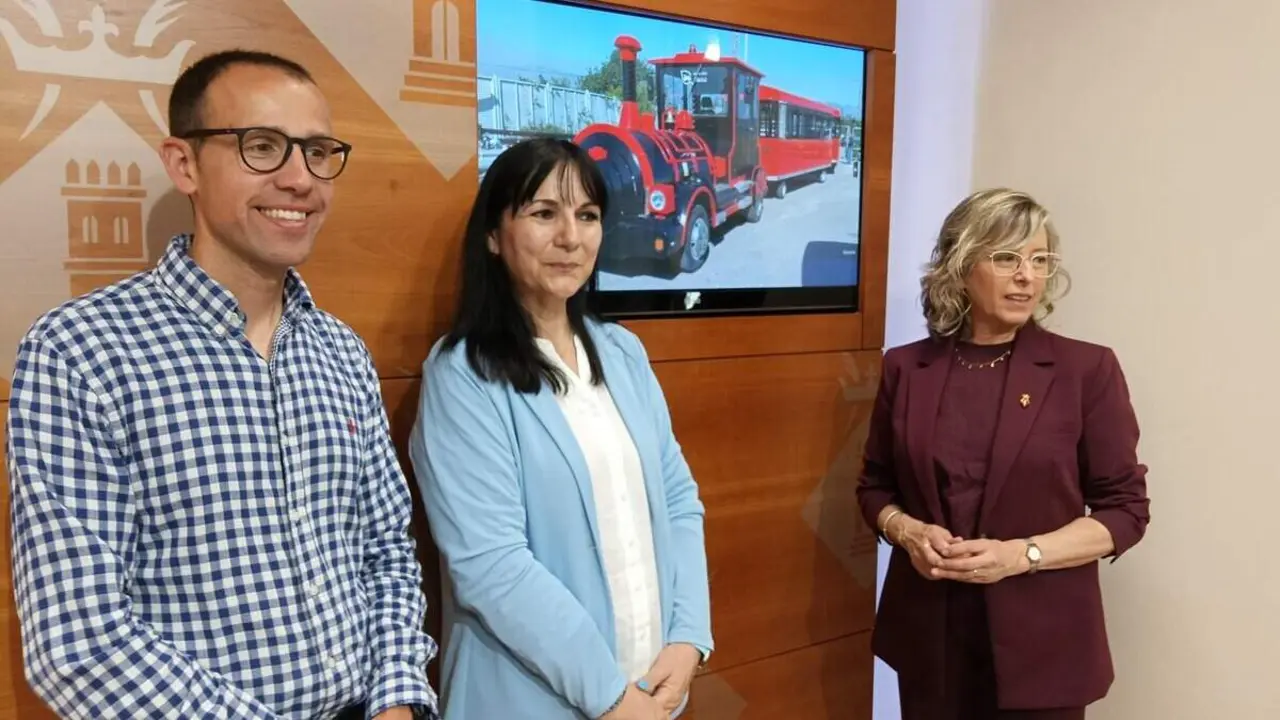  El nou tren tur&iacute;stic de Tortosa inaugura Expoebre 2026 amb una subvenci&oacute; de 75.000 euros de la Diputaci&oacute; de Tarragona &mdash; Imagen de la Fuente 