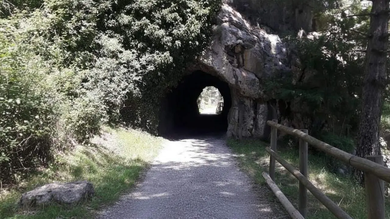  Vista panor&agrave;mica de la ruta del Ferro i Carb&oacute;, una meravella natural per descobrir a Catalunya &mdash; Imagen generada por IA 