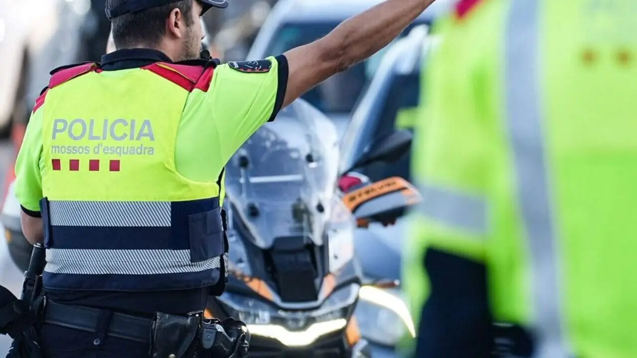  Dispositiu intens de tr&agrave;nsit a les carreteres de Catalunya per garantir la seguretat i flu&iuml;desa durant el pont festiu &mdash; Imagen de la Fuente 