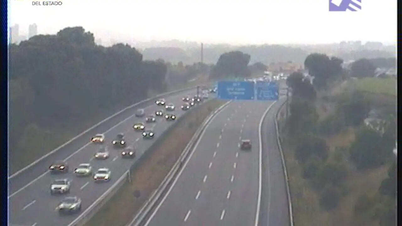  Imatges de retencions i congesti&oacute; de tr&agrave;nsit a lAP7 sud afectant Tarragona i el Pened&egrave;s el 3 dabril &mdash; Imagen de la Fuente 