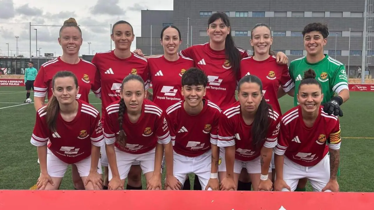  El Femen&iacute; del N&agrave;stic celebra una vict&ograve;ria contundent per 7-3 contra el CE Berga i recupera la confian&ccedil;a a casa &mdash; Imagen de la Fuente 