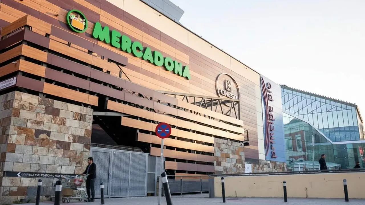  Horaris actualitzats de Mercadona a partir del 4 de maig amb tancaments per festius locals i canvis importants &mdash; Imagen generada por IA 