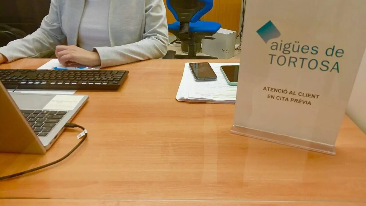 Punt d&rsquo;atenci&oacute; presencial amb cita pr&egrave;via d&rsquo;Aig&uuml;es de Tortosa a l&rsquo;Ajuntament per millor servei al client &mdash; Imagen de la Fuente 