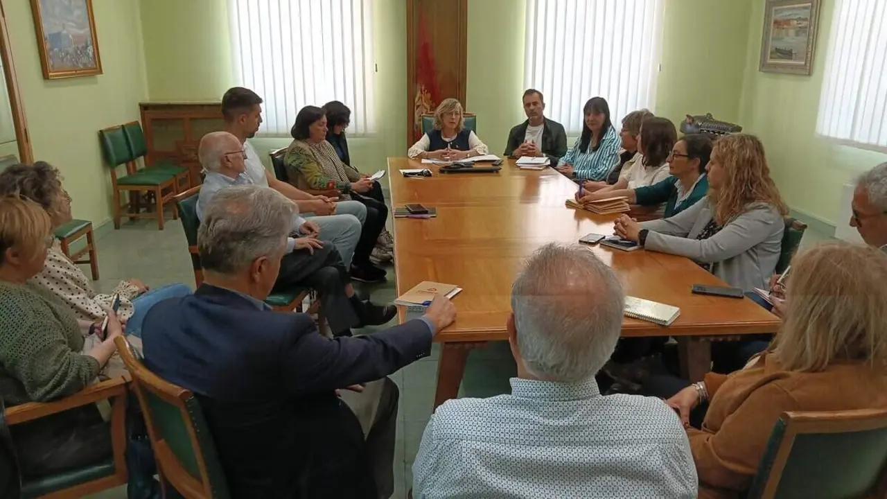  Reuni&oacute; de la Taula de Comer&ccedil; de Tortosa per dinamitzar el sector comercial i empresarial local &mdash; Imagen de la Fuente 