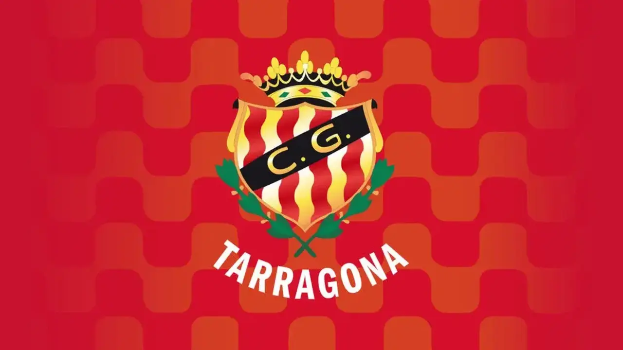 El Gimn&agrave;stic de Tarragona mostrant rebuig als actes vand&agrave;lics al Nou Estadi en una imatge impactant