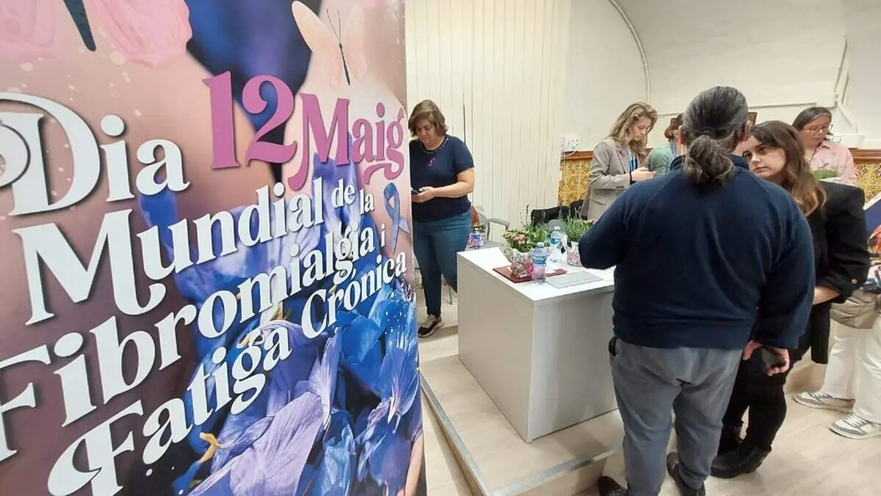  Acte commemoratiu del Dia Mundial de la Fibromi&agrave;lgia a Valls amb taula rodona i lectura del manifest oficial &mdash; Imagen de la Fuente 