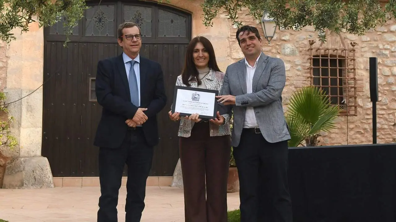  L'Acad&egrave;mia de Gastronomia de Tarragona premia el grup ANUT-DSM de la URV per investigaci&oacute; en alimentaci&oacute; i nutrici&oacute; saludable &mdash; Imagen de la Fuente 