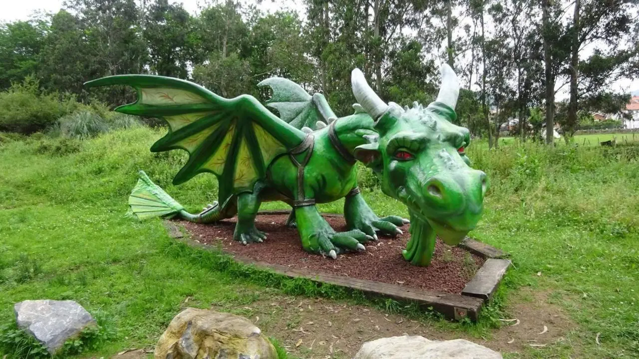 Drac del "cam&iacute; mitol&ograve;gic" del Parc de S&aacute;mano, a Castro Urdialesa, Cant&agrave;bria.