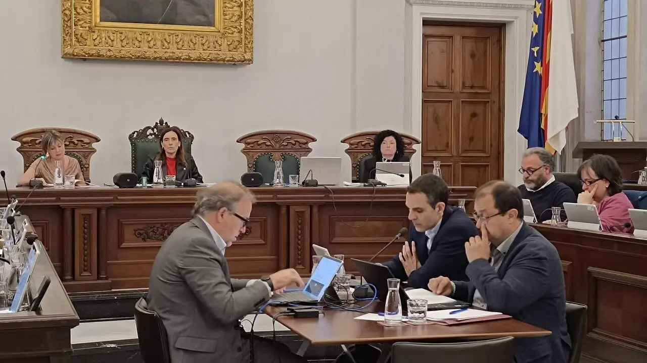  Consell Municipal de Comer&ccedil; i Turisme de Reus presentant les cinc claus per impulsar el sector local de manera sostenible &mdash; Imagen de la Fuente 