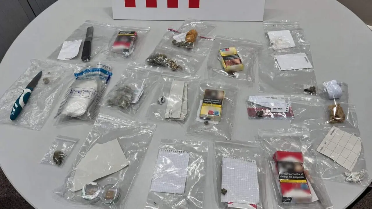 Operaci&oacute; policial al Baix Pened&egrave;s amb sis detinguts i vint-i-dues den&uacute;ncies per drogues i armes blanques &mdash; Imagen de la Fuente