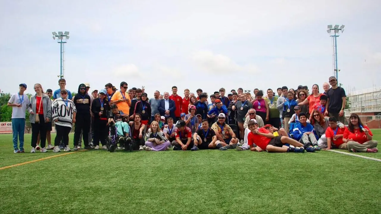  Lliurament de medalles a les VI Jornades de Conviv&egrave;ncia amb escoles d&rsquo;educaci&oacute; especial a La Canonja &mdash; Imagen de la Fuente 